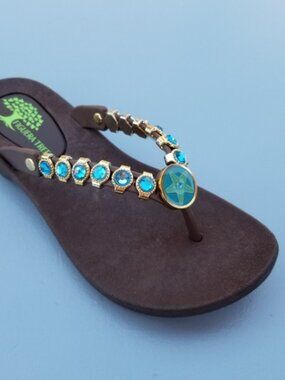 "Kelsey" Beautiful Crystal Flip Flops Sandals SUPER COMFY Sizes 7, 9 & 10